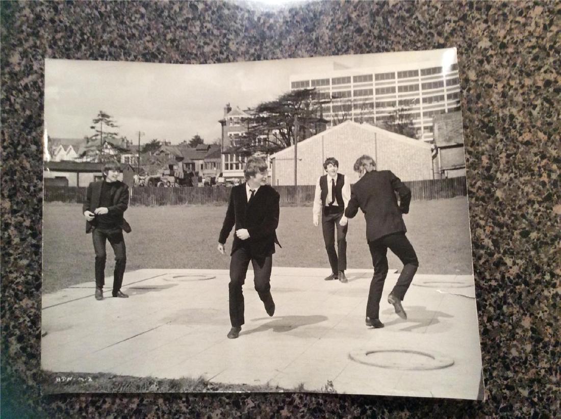 7x 9 Original Beatles Photo Hard Days Night John Lennon: original 7x 9 photo of the Beatles Hard days night. Reserve: $95.00 Shipping: Domestic: Flat-rate of $5.00 to anywhere within the contiguous U.S. International: Foreign shipping rates are determined b
