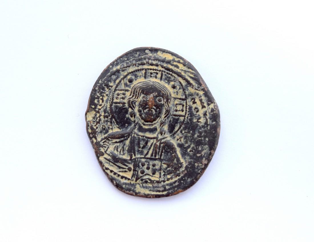 BYZANTINE AE COIN ANONYMOS FOLLIS A, BASIL II 976-1025 (1 of 2)