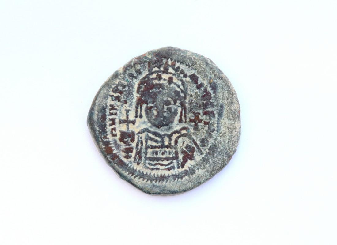Justinian I. 527-565. Æ Follis: Justinian I. 527-565. Æ Follis. Origin: Constantinepolis. Date: 527-565 AD CONSTANTINOPLE. Weight: 18. 63 gr. Size: 38 x 38 mm. Byzantine period coin genuine. Reserve: $65.00 Shipping: Domestic: Flat