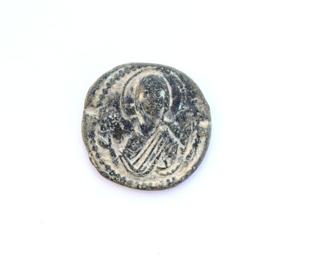 Byzanz - AE Follis des Bronze Romanus IV. Diogenes -: Byzanz - AE Follis des Bronze Romanus IV. Diogenes - 1068/1071. Origin: Constantinepolis. Date: 1068-1071. Weight: 8. 34 gr. Size: 30 x 30 mm. Byzantine period coin genuine. Reserve: $50.00 Shipping: 