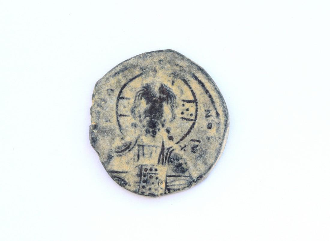 BYZANTINE AE COIN ANONYMOS FOLLIS A, BASIL II 976-1025 (1 of 2)