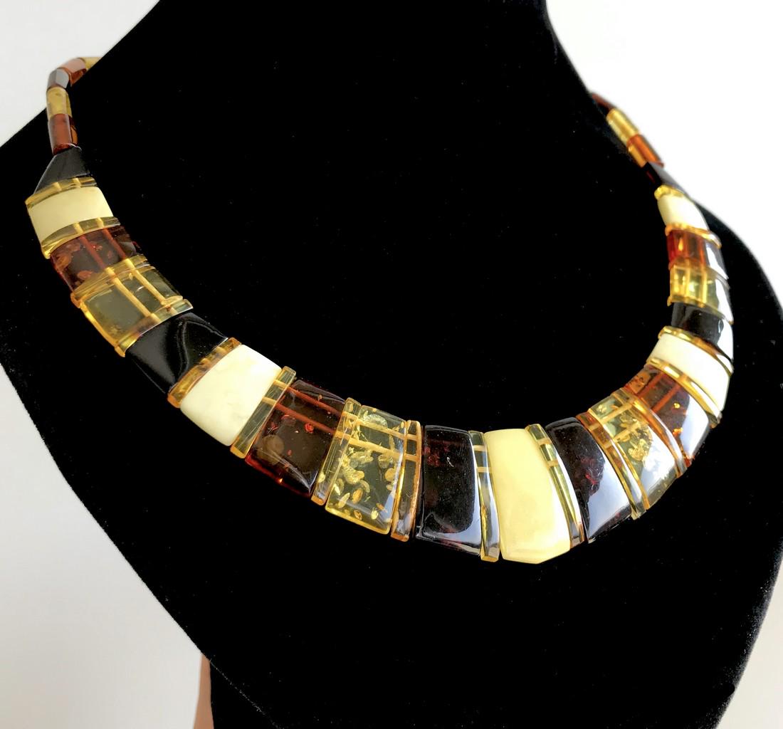 Flat collar necklace Baltic amber 20 grams (1 of 8)
