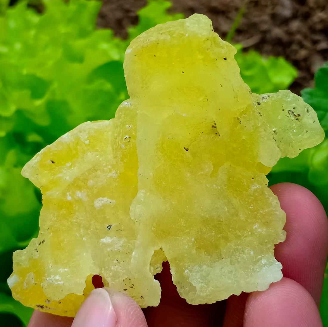 26 Gram Amazing Color Brucite Specimen (1 of 2)