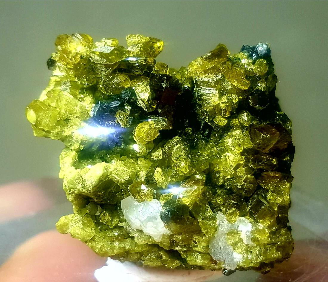 AMAZING MAGNETITE MINERAL WITH NATURAL COMBINATION OF (1 of 2)