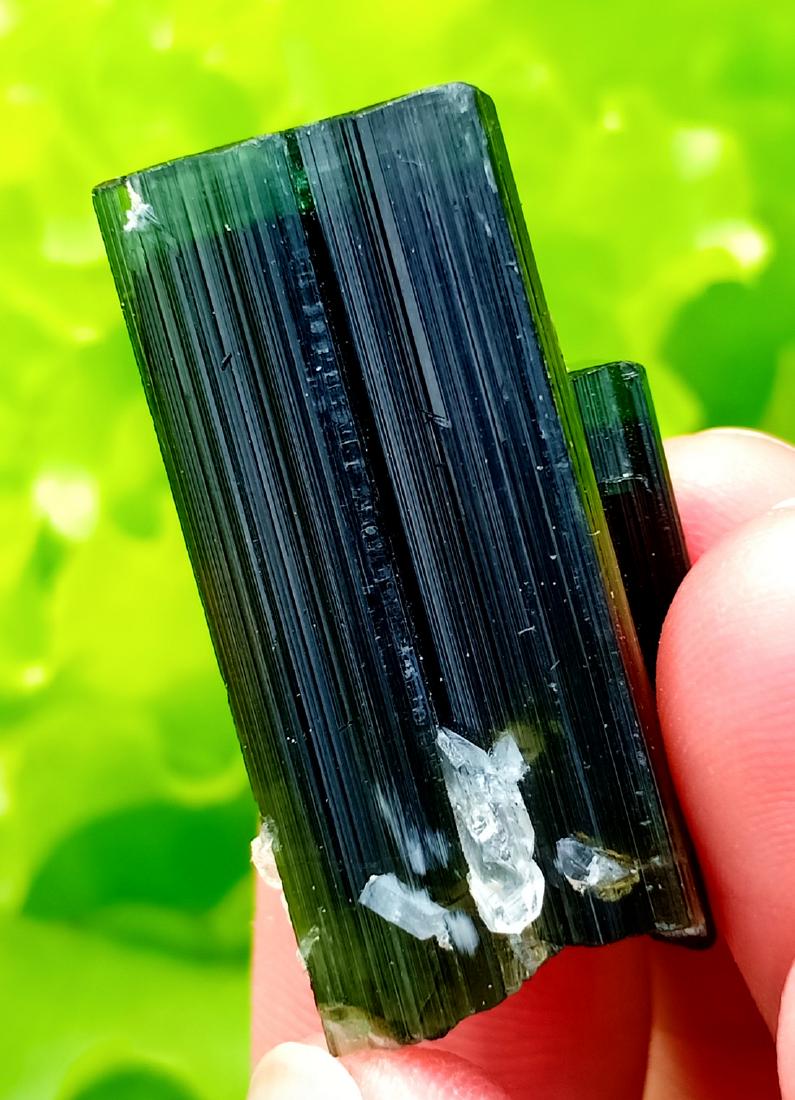 13 Gram Green Cap Tourmaline Crystal: No Reserve! Title: 13 Gram Green Cap Tourmaline Crystal Treatment: Natural Gemstones: Tourmaline Weight: 13 Gram Size/Dimensions: 32x19x16 mm Origin: Pakistan No Reserve: This lot starts at $1 and has