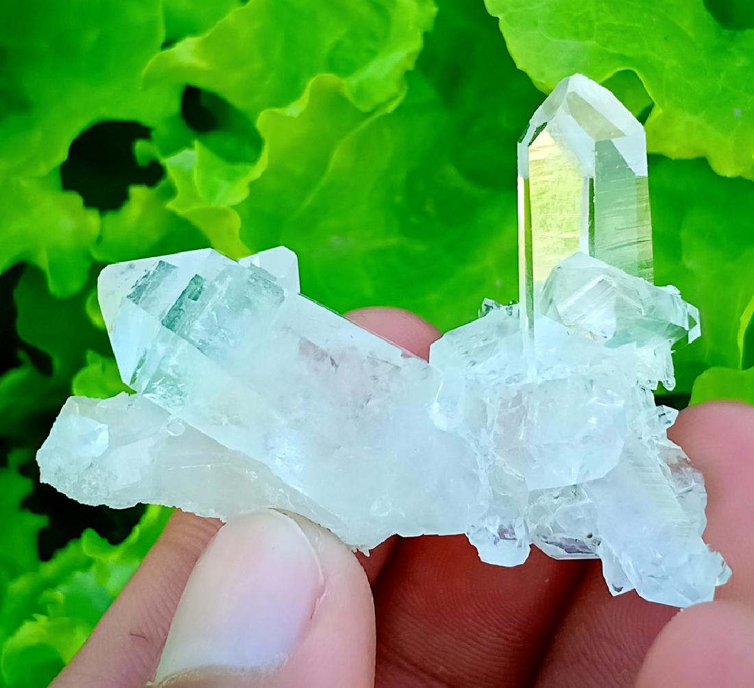 22 Gram Beautiful Quartz Specimen (1 of 3)