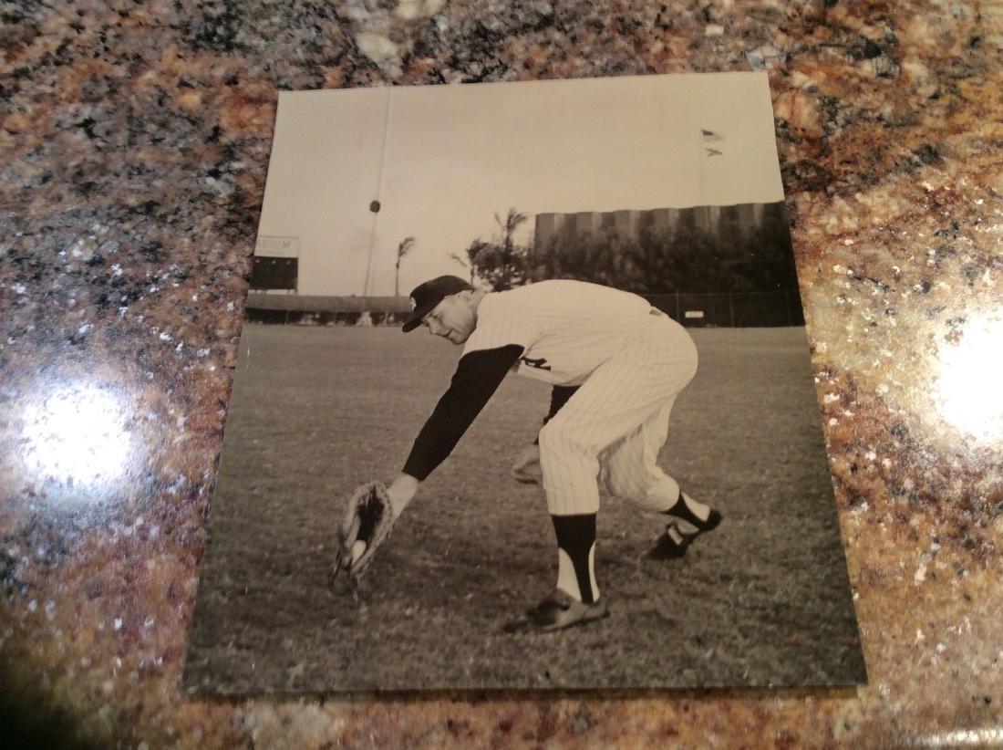 1963 Type 1 Photo Mickey Mantle Ny Yankees Team issued (1 of 2)