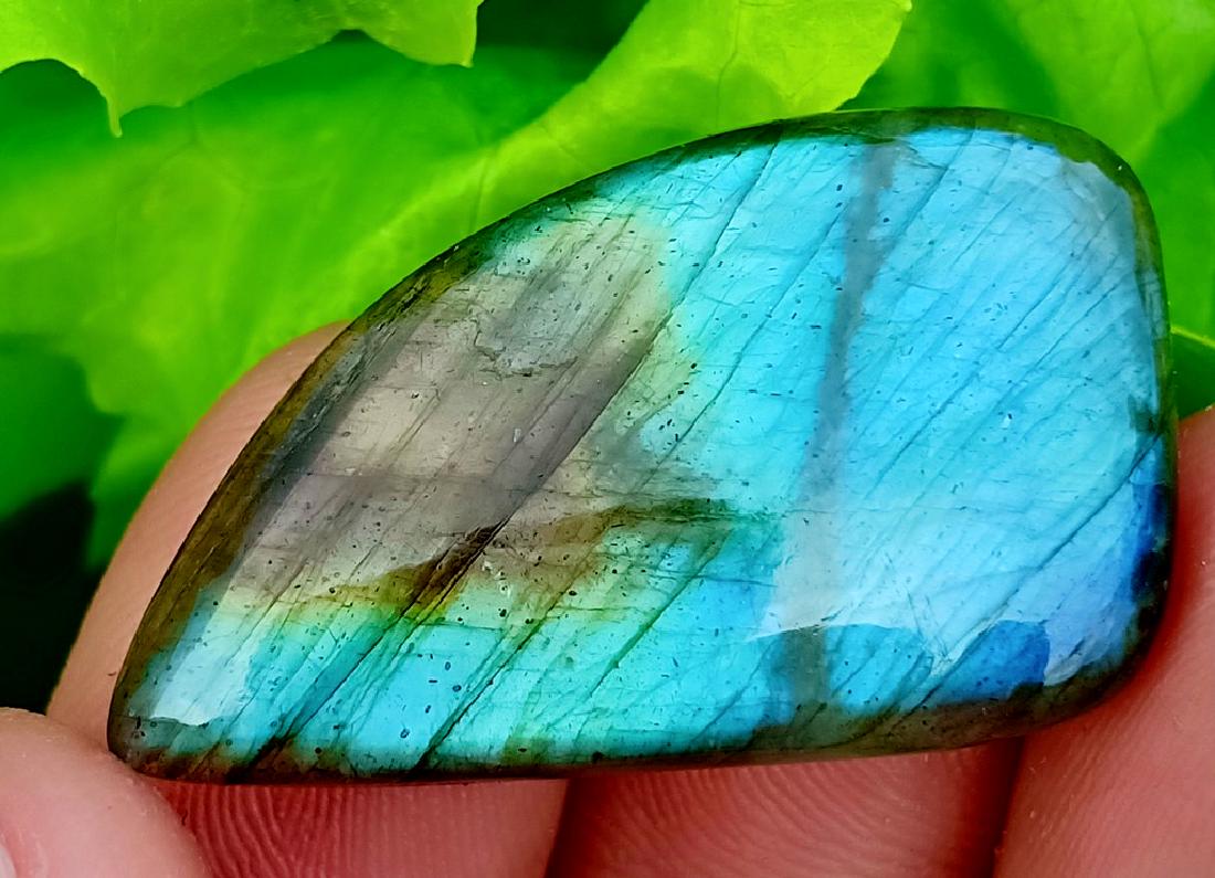 28.80 ct Gorgeous Natural Labradorite Cab~: No Reserve! Reserve Reduced! Title: No Reserve 28.80 ct Gorgeous Natural Labradorite Cab~ Africa Color/Clarity: None Gemstones: Labradorite Carat Weights: 28.80 Carat Size/Dimensions: 30x29x5 mm Origi