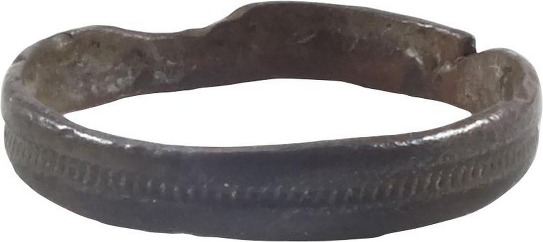 FINE VIKING WEDDING RING, 9th-10th CENTURY AD, Sz 6 (1 of 3)