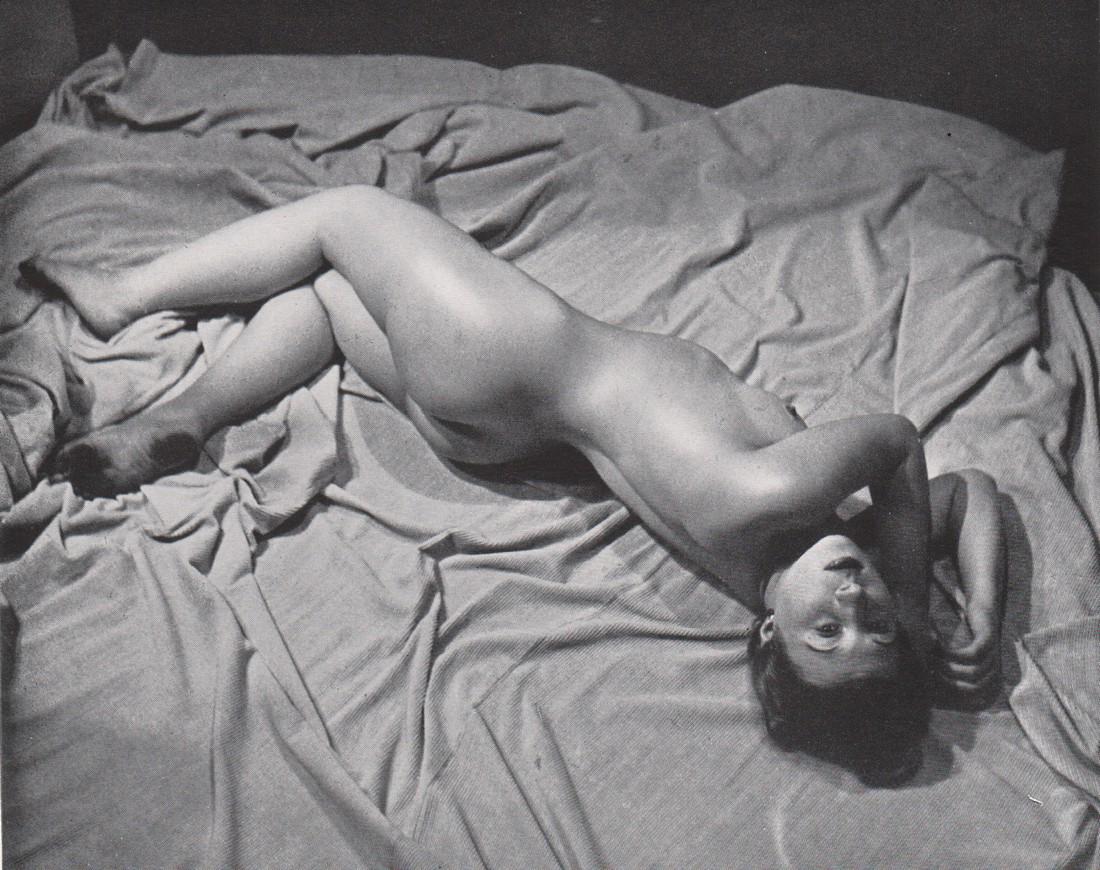 PHILIPPE HALSMAN- Nude: Artist: PHILIPPE HALSMAN- Print Title: Nude Printing Date: 1939 Medium: Photoengraving Printed in: The UK Image Size: 5 x 6.5” Reserve: $25.00 Shipping: Domestic: Flat-rate of $15.00 to anywhere wit