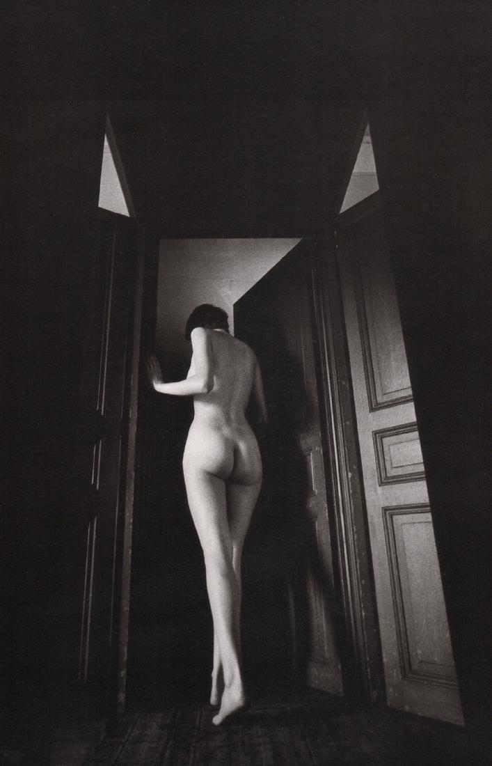 JEANLOUP SIEFF- Entre deux portes, Paris, 1975 (1 of 1)