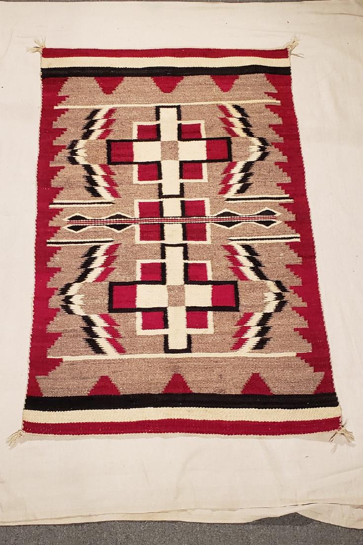 Fine Navajo regional rug ca 1940 (1 of 4)