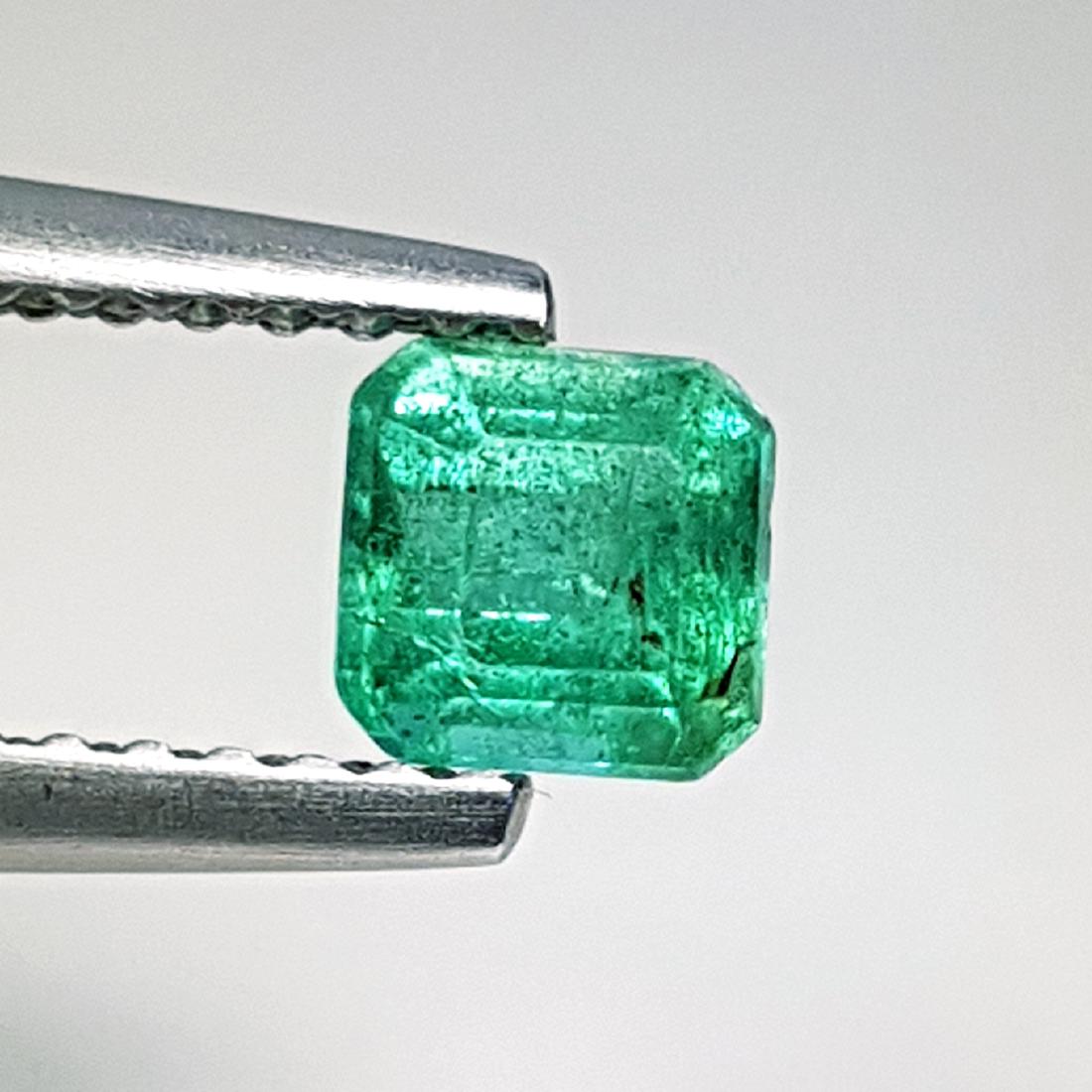 0.50 ct AAA Quality Gem Natural Emerald (1 of 4)