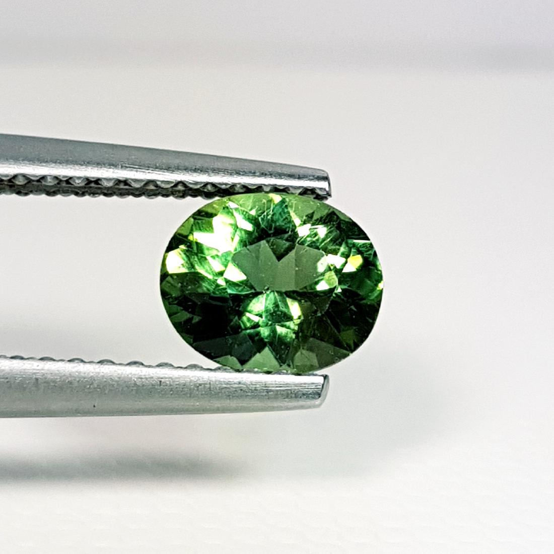 Awesome Oval Cut Natural Apatite - 0.90 ct (1 of 4)