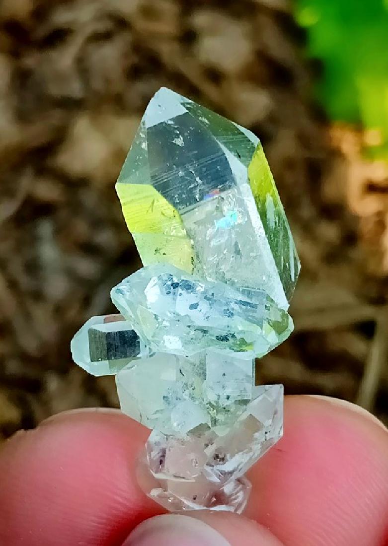20 Carat Unique Shape Undamage Diamond Quartz Crystal (1 of 5)