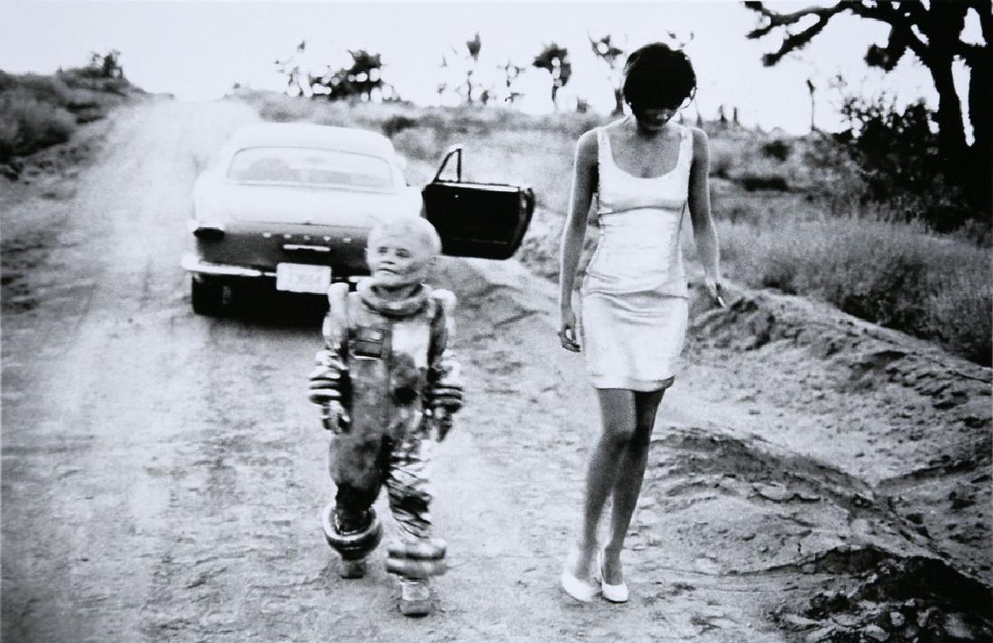 PETER LINDBERGH - Helena Christensen & Alien . El: Artist: Peter Lindbergh Title: Helena Christensen & Alien . El Mirage, California, 1990 Date Printed: 2008 Medium: Photo Litho with Copyright Peter Lindbergh Printer Location: Italy 14.5x22 cm - 5.7x8