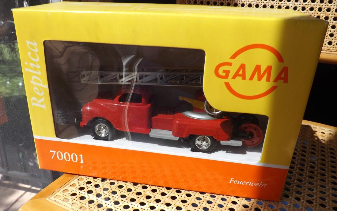 Gama-Trix fire engine (Made in Germany), windup, c10, . (1 of 2)
