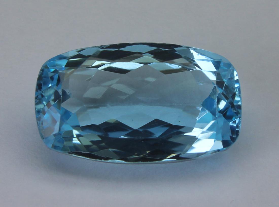 5.95 Ct Natural Blue Topaz (1 of 5)