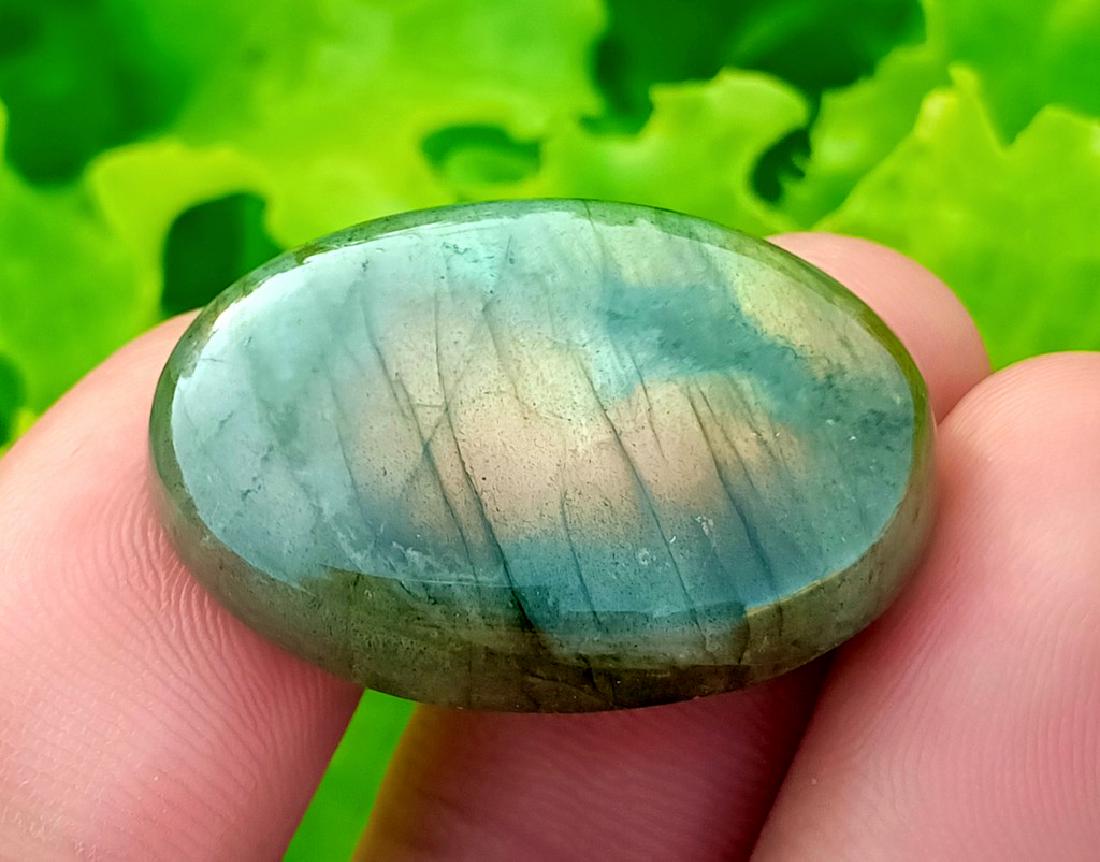 32.70 Carat Stunning Natural Labradorite Cab~ Africa: No Reserve! Title: 32.70 Carat Stunning Natural Labradorite Cab~ Africa Color/Clarity: None Gemstones: Labradorite Carat Weights: 32.70 Carat Size/Dimensions: 38x18x7 mm Origin: Africa Treatment: Natu