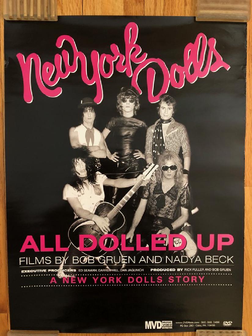 NEW YORK DOLLS POSTER: Title: NEW YORK DOLLS POSTER Size/Format: NEW YORK DOLLS POSTER Reserve: $5.00 Shipping: Domestic: Flat-rate of $9.69 to anywhere within the contiguous U.S. International: Foreign shipping rates are d