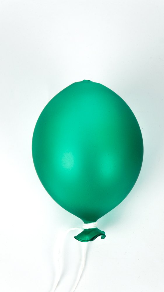 Murano Glass Ballon to hang: Title: Murano Glass Ballon to hang Maker: Made Murano Glass Origin: murano Date/Period: 2019 Materials: glass Dimensions: Height 13,5 cm (inches 5,42) - Length 10 cm (inches 3,93) - Weight 35 grams Ha