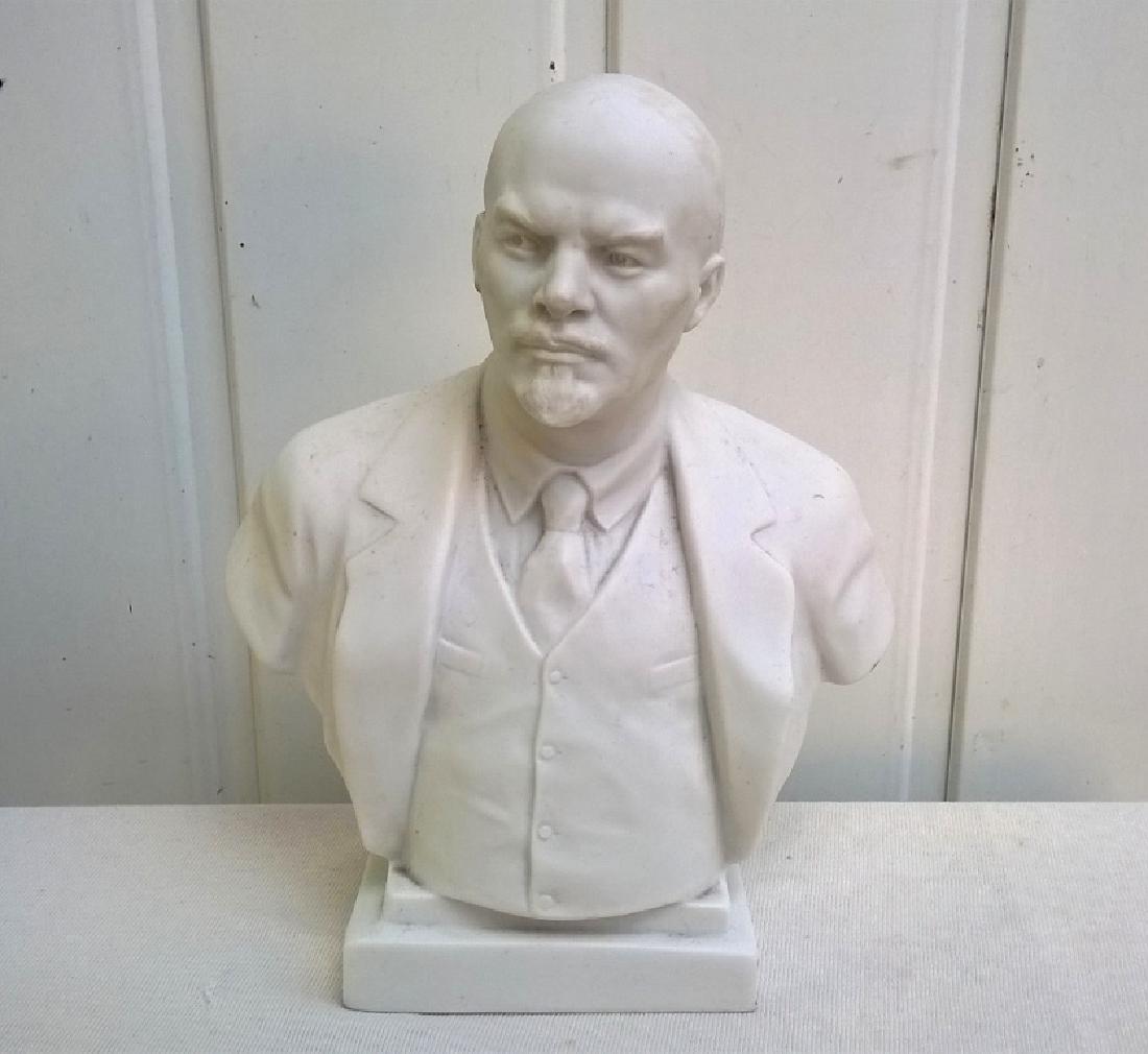 Bust of Vladimir Lenin - USSR - LFZ Factory: Title: Bust of Vladimir Lenin - USSR - LFZ Factory Maker: USSR Origin: USSR Date/Period: 1970s Materials: Ceramics Size: Height - 19 cm Ceramic sculpture Vladimir Lenin from the Soviet period (1970s) 