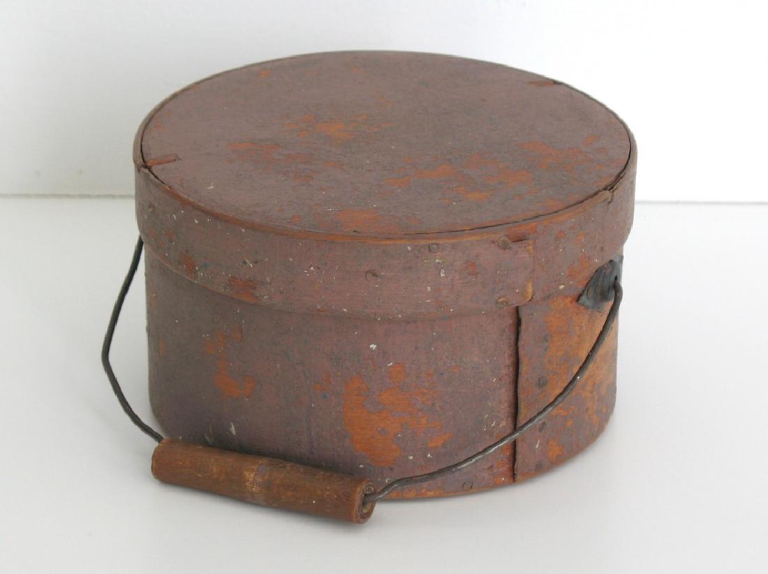 1850's Miniature Shaker bail handled pantry box. (1 of 4)