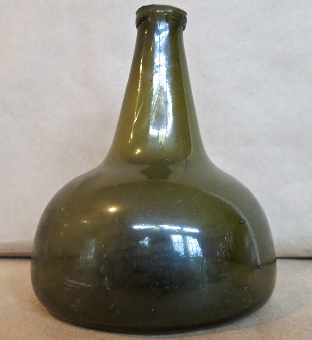 Early 18th Century Dutch Onion Bottle (1 of 7)