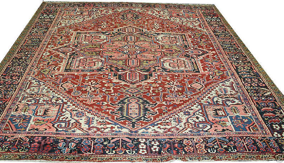 A Superb Decorative 10' x 12' Antique Persian Heriz Rug (1 of 6)