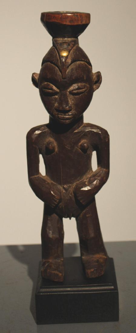 Tabattiere for snuff Mbala: Title: Tabattiere for snuff Mbala Origin: belgian collection Date/Period: 1925-1930 Material: wood Dimension: 9 inch Provenance: Belgian Collection. Acquired from the descendants of André Van Noten, 
