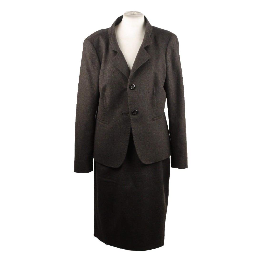 Max Mara Wool and Angora Skirt Suit Set: MATERIAL: Wool COLOR: Gray MODEL: Skirt Suit GENDER: Women SIZE: Medium CONDITION DETAILS: B :GOOD CONDITION - Some light wear of use - very small unstitched part on the lining (internally, where the