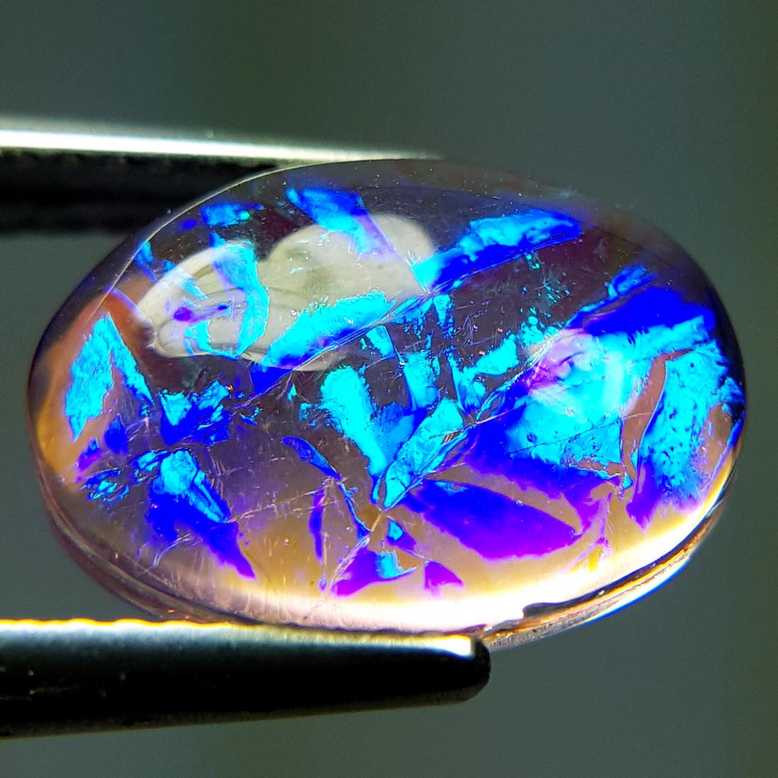 5.64 ct Australian Doublet Opal (1 of 6)