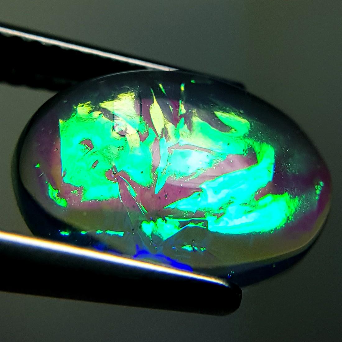 5.75 ct Australian Doublet Opal (1 of 6)