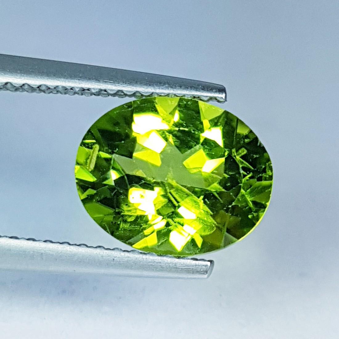 Top Quality Natural Peridot - 2.81 ct (1 of 4)