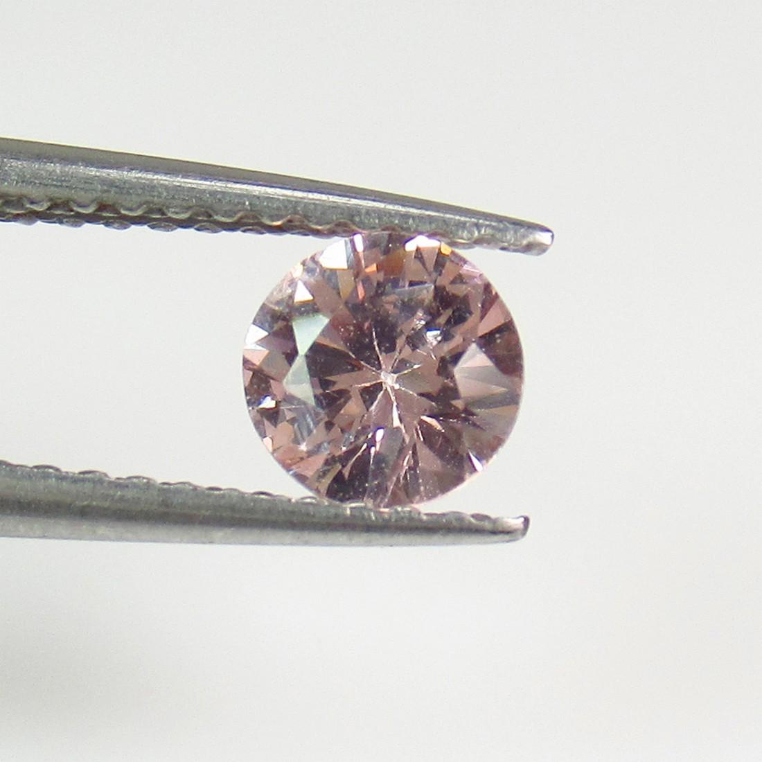 0.52 Ct Genuine Burma Brown Spinel 5 mm Round Cut: No Reserve! Title: 0.52 Ct Genuine Burma Brown Spinel 5 mm Round Cut Stone Clarity: VVS Gemstones: Natural Spinel Round Carat Weights: 0.52 Size/Dimensions: 5.00 x 5.00 x 3.10 mm Additional Informatio