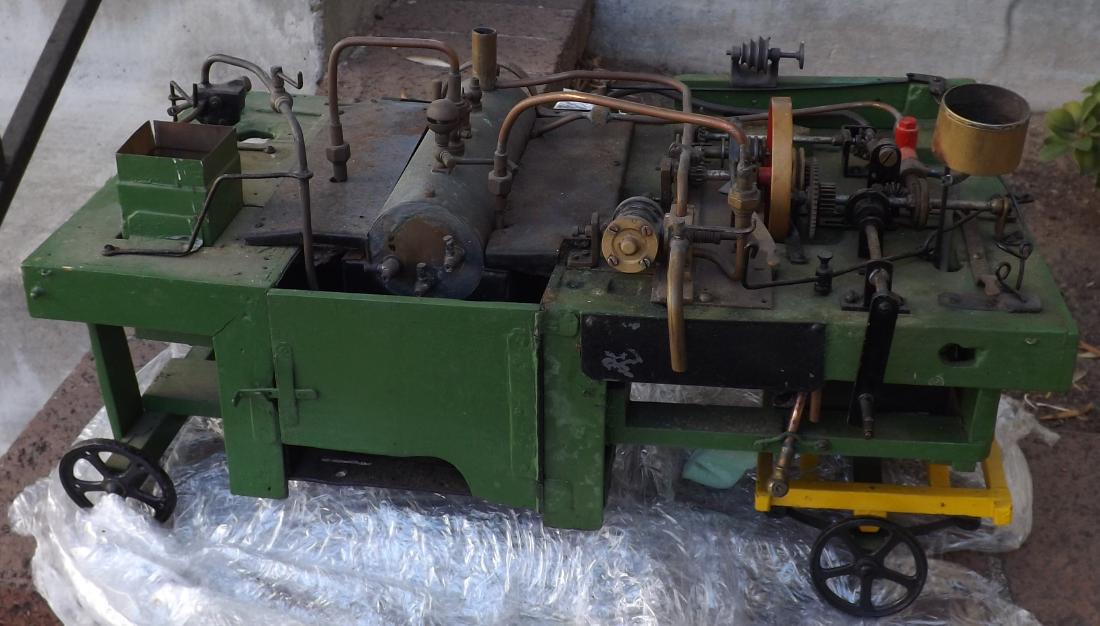 Large live steam amusement park tractor, 43x25x25 cm, (1 of 5)