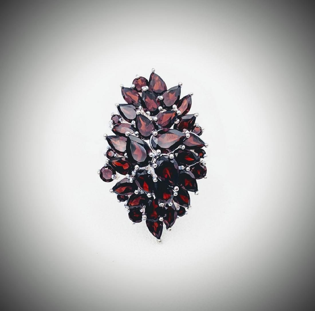 Sterling Silver Sz 8 Pyrope Garnet Ring: Reserve Reduced! Title: Sterling Silver Sz 8 Pyrope Garnet Ring Brand: Jean Lin Collection Metal Purity: 925 Sterling Silver Gemstones: Pyrope Garnet Carat Weights: 3 Pear Shaped Garnet's at 6×4mm (0