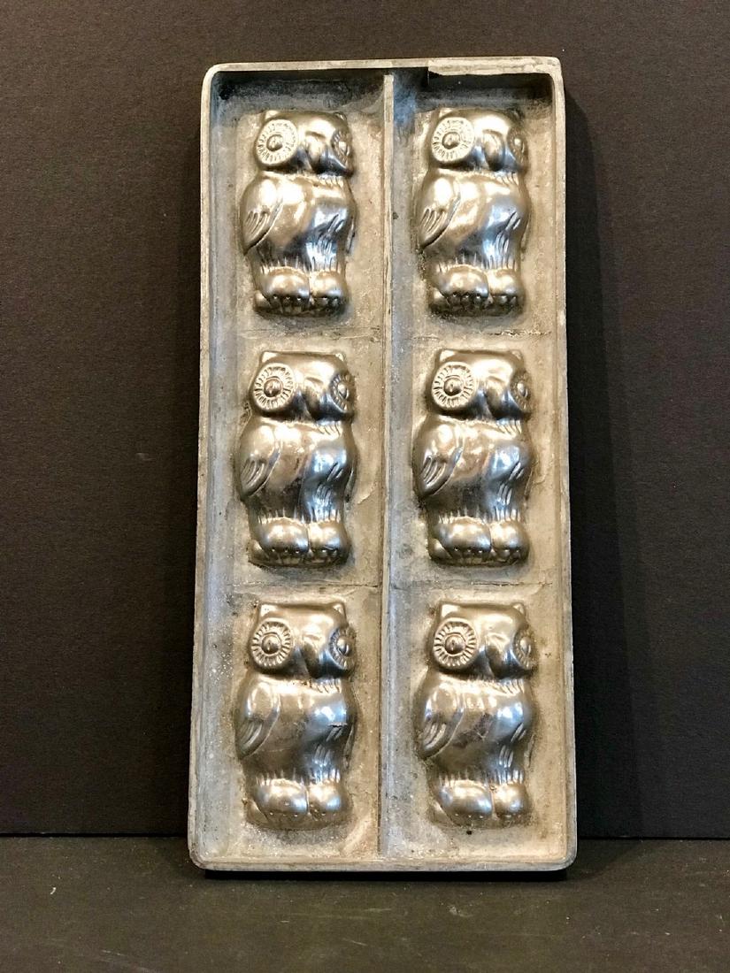 Folk Art Chocolate Mold, Owl ‘flattie’, c. 1940 (1 of 4)