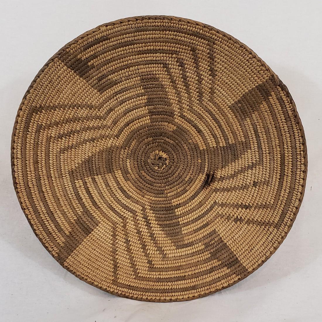 Large Pima woven basketry tray ca 1920's (1 of 4)