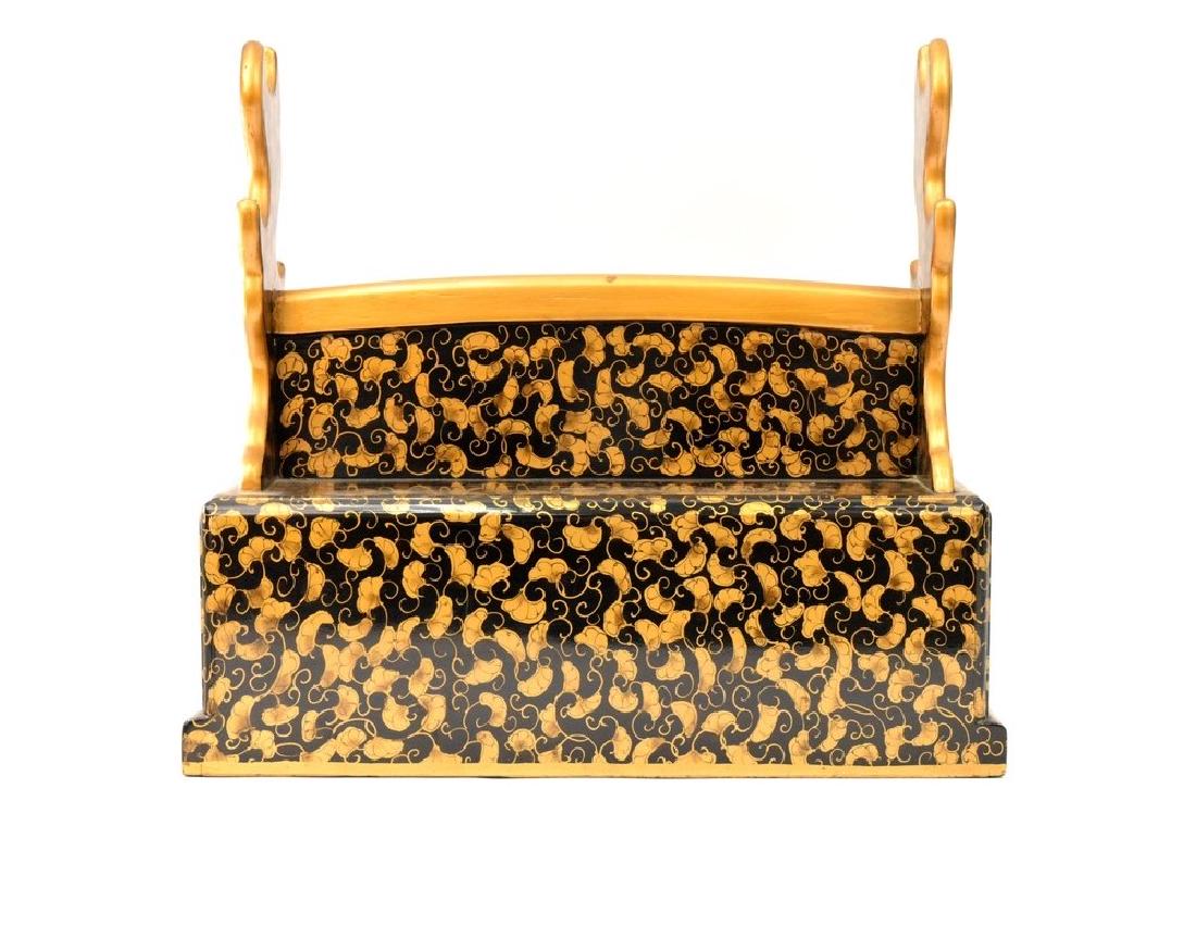A truly beautiful original Japanese Golden kake: Item: A truly beautiful original Japanese Golden kake Origin: Japanese Date: 1700 Edo period Materials: Wood gold laquer Size: 48x45 cm Japanese Sword Standard golden Kake Late edo period A masterpiec