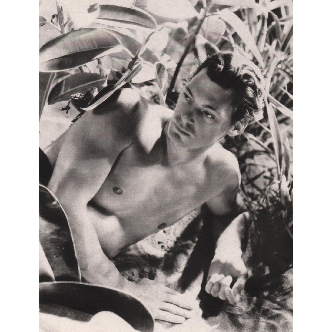 CECIL BEATON - Johnnie Weissmuller, 1933: Artist: CECIL BEATON Print Title: Johnnie Weissmuller, 1933 Limited Edition 119/1000 Medium: Sheet-fed Gravure Printing Date: 1980's Printed: Italy Image Size: 6.75 X 8.5 inches Cecil Beaton was an En
