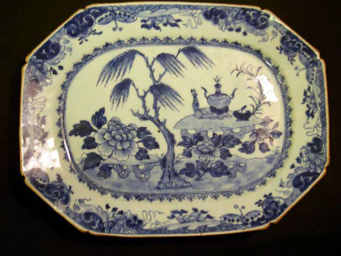 Blue and white Chinese Export Willow platter (1 of 5)