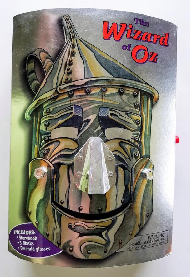 Novelty: The Wizard of Oz, shape book. (1 of 3)