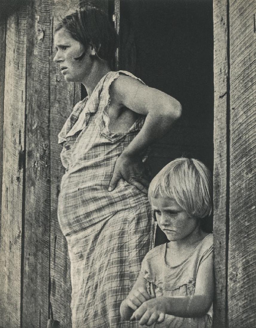 ARTHUR ROTHSTEIN - Wife & child of sharecropper, 1935 (1 of 1)