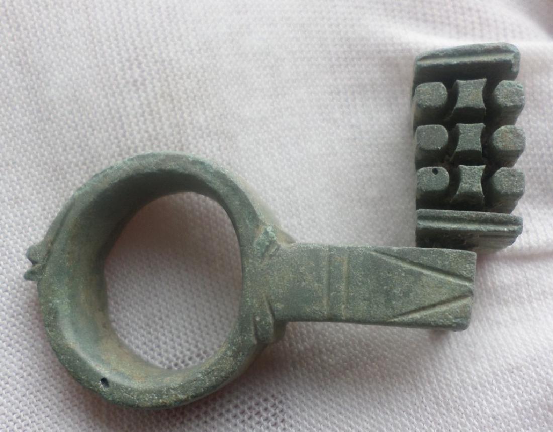 Ancient Roman bronze key ring (nr2) (1 of 4)