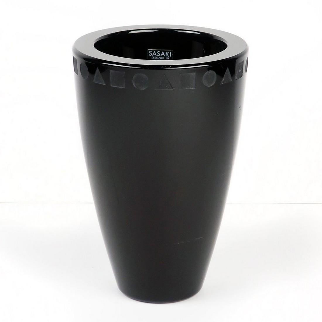 Ward Bennett for Sasaki Post-Modern Black Crystal Vase: A stunning post-modern design by Ward Bennett for Sasaki (c. 1975), this thick-walled black crystal vase from the Sengai line has a flat cut-polished top decorated with a row of repeated carved triang