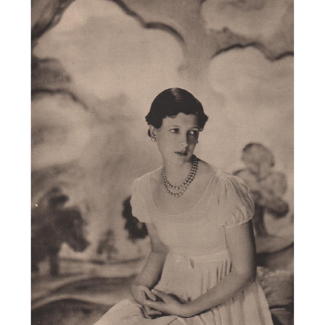 CECIL BEATON - Mrs. James Beck: Artist: CECIL BEATON Print Title: Mrs. James Beck Limited edition folio 57/110 Printed on handmade paper Medium: Collotype Printing Date: 1930 Printed in England Image Size: 6 X 7 inches Cecil Beaton 