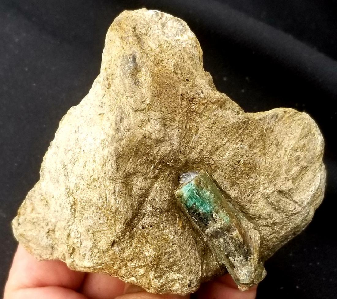 193 GRAMS SUPREME QUALITY BIG SIZE EMERALD TERMINATED: Title: 193 GRAMS SUPREME QUALITY BIG SIZE EMERALD TERMINATED CRYSTAL ON MOTHER ROCK Origin: PAKISTAN Weight: 193 grams Description: 193 GRAMS SUPREME QUALITY BIG SIZE EMERALD TERMINATED CRYSTAL ON MOT