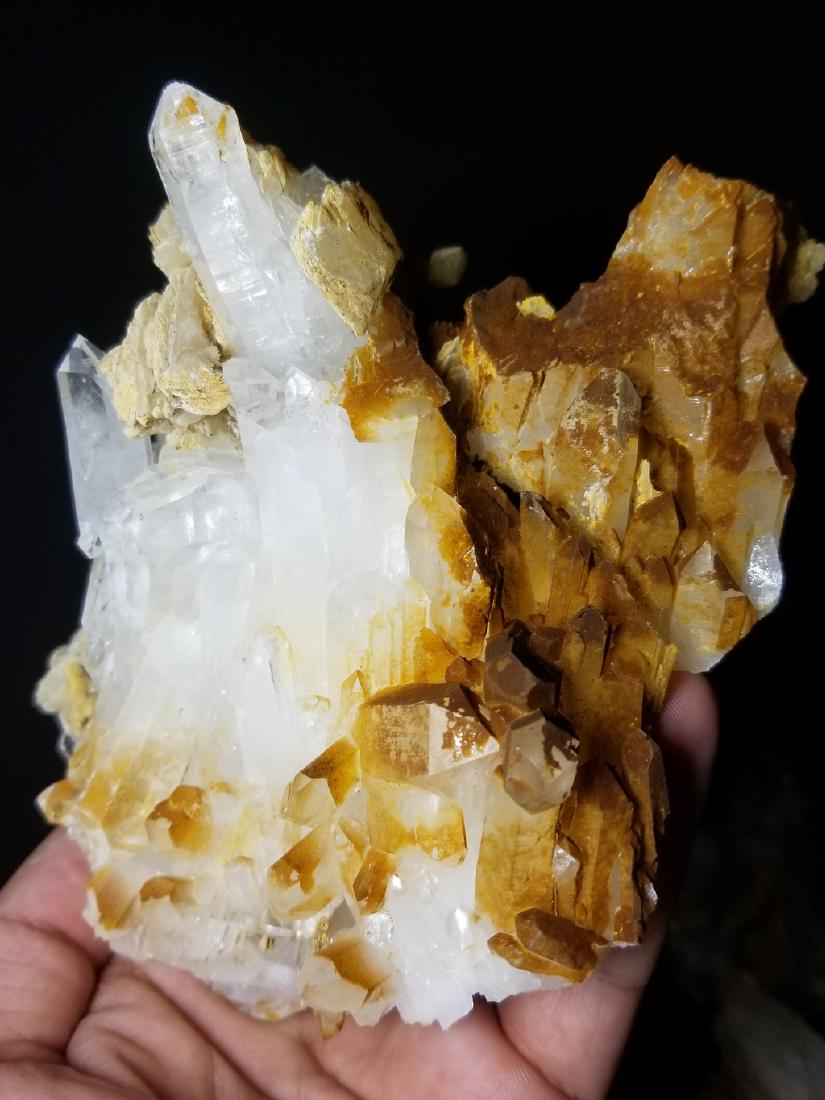 supreme quality natural fedan quartz crystals cluster: Title: supreme quality natural fedan quartz crystals cluster specimen Origin: PAKISTAN Weight: Description: supreme quality natural fedan quartz crystals cluster specimen Reserve: $25.00 Shipping: Dom