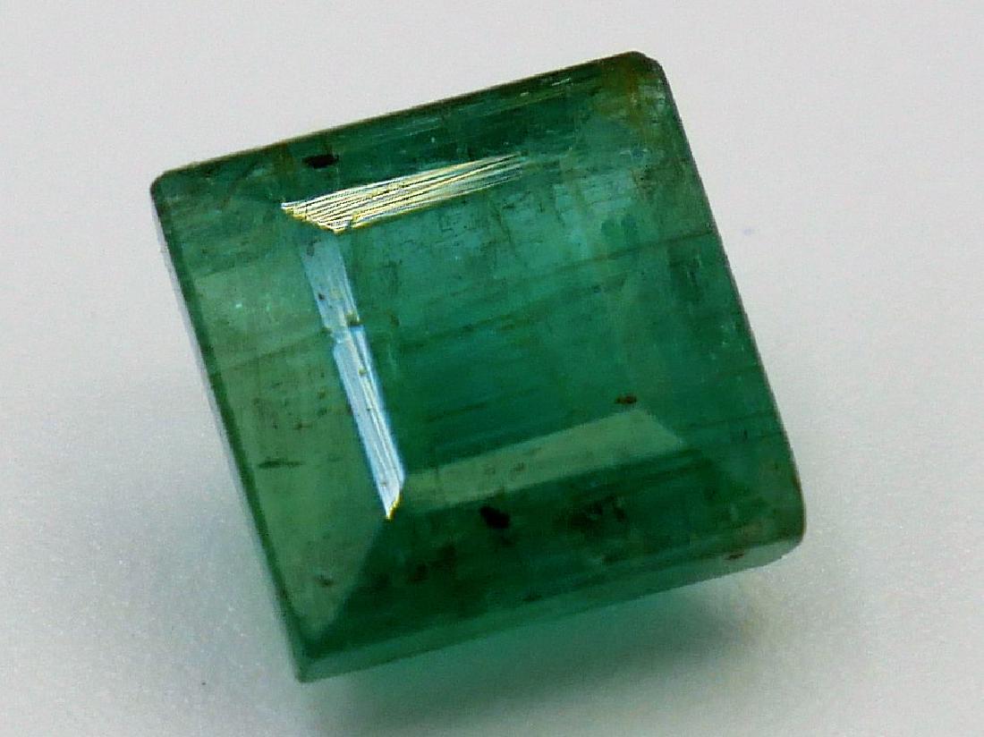 Emerald of 1.30 ct **Vivid Green** (1 of 2)